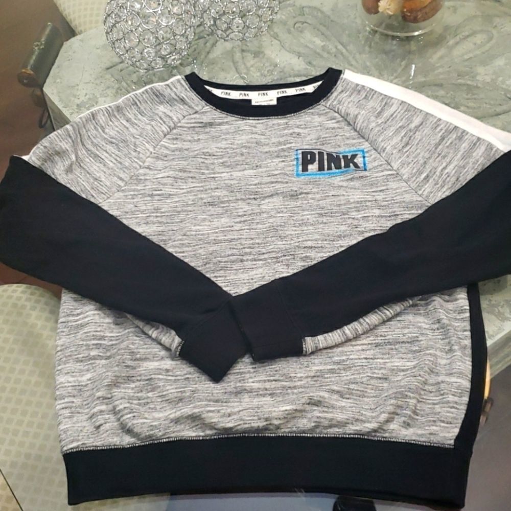 𝅺pink Victoria's Secret Sweater
